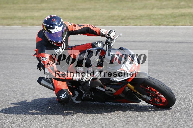 /Archiv-2025/49 26.08.2025 Cornu Master School ADR/blau-bleu/77